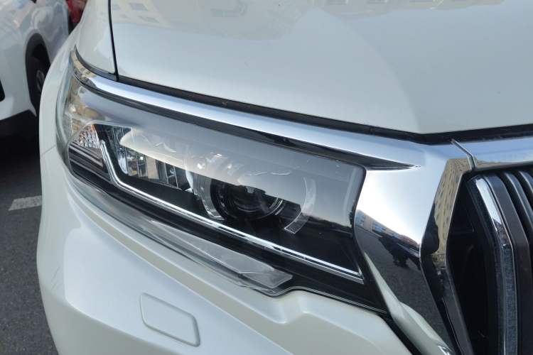 Used Toyota Prado  Right Front Headlight