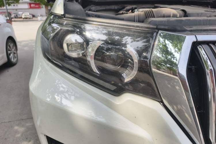 Used Toyota Prado 2019 4.0L TX-L Middle East Right Front Headlight