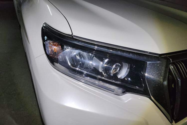 Used Toyota Prado  Right Front Headlight