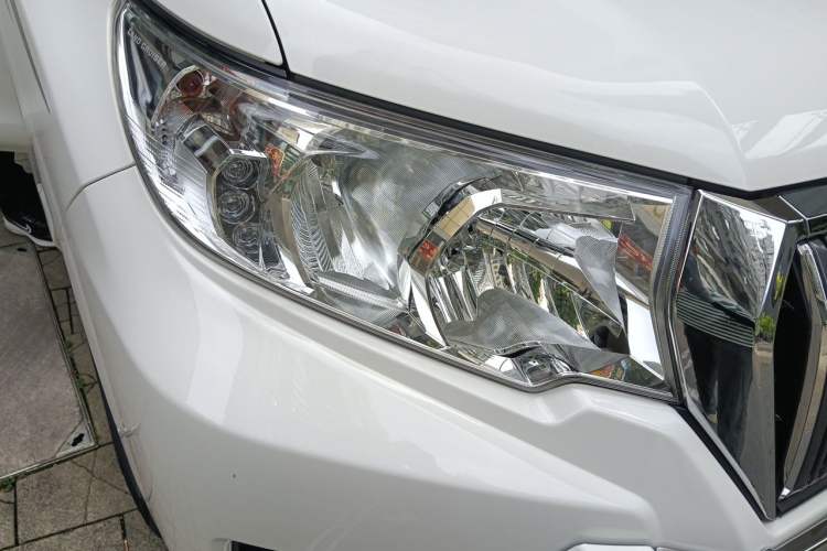 Used Toyota Prado  Right Front Headlight
