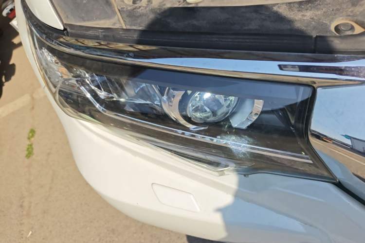 Used Toyota Prado 2019 3.5L Automatic TX-L Deluxe Edition with Rear-Mounted Spare Tire Right Front Headlight