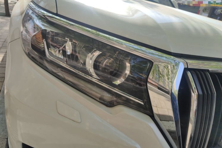 Used Toyota Prado 2019 3.5L Automatic TX-L Deluxe Edition with Rear-Mounted Spare Tire Right Front Headlight