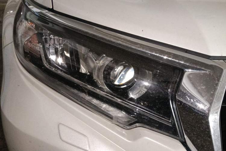 Used Toyota Prado 2019 3.5L Automatic TX-L Deluxe Edition with Rear-Mounted Spare Tire Right Front Headlight