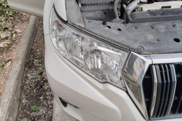 Used Toyota Prado  Right Front Headlight