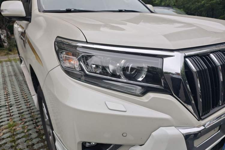 Used Toyota Prado 2019 3.5L Automatic TX-L Deluxe Edition with Rear-Mounted Spare Tire Right Front Headlight