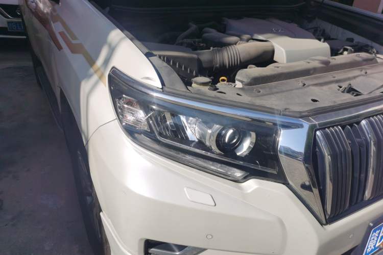 Used Toyota Prado 2019 3.5L Automatic TX-L Deluxe Edition with Rear-Mounted Spare Tire Right Front Headlight
