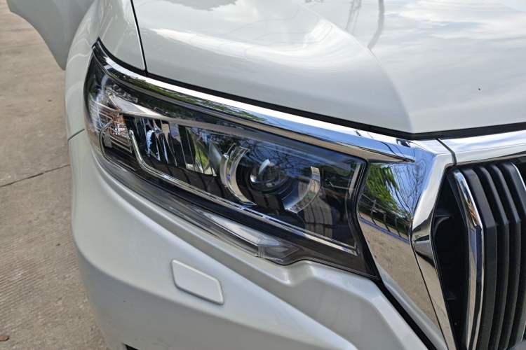 Used Toyota Prado 2019 3.5L Automatic TX-L Deluxe Edition with Rear-Mounted Spare Tire Right Front Headlight