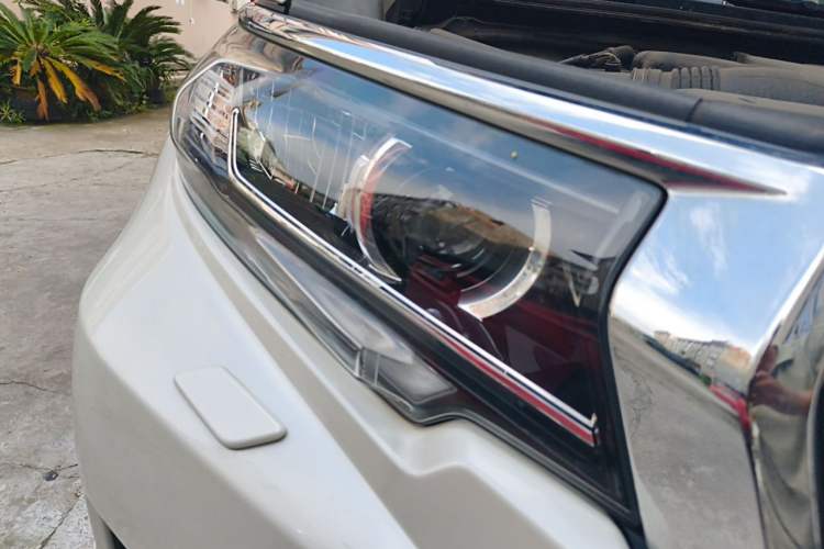 Used Toyota Prado 2019 3.5L Automatic TX-L Deluxe Edition with Rear-Mounted Spare Tire Right Front Headlight
