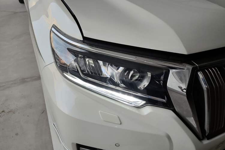 Used Toyota Prado 2019 3.5L Automatic TX-L Deluxe Edition with Rear-Mounted Spare Tire Right Front Headlight