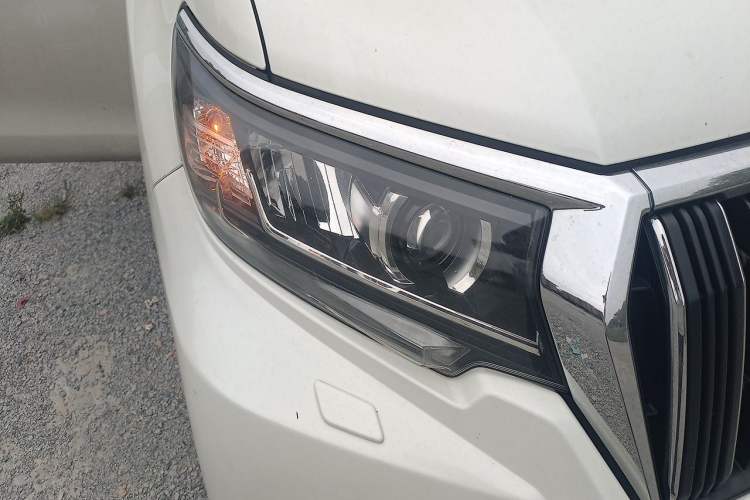 Used Toyota Prado 2019 3.5L Automatic TX-L Deluxe Edition with Rear-Mounted Spare Tire Right Front Headlight