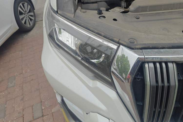 Used Toyota Prado  Right Front Headlight