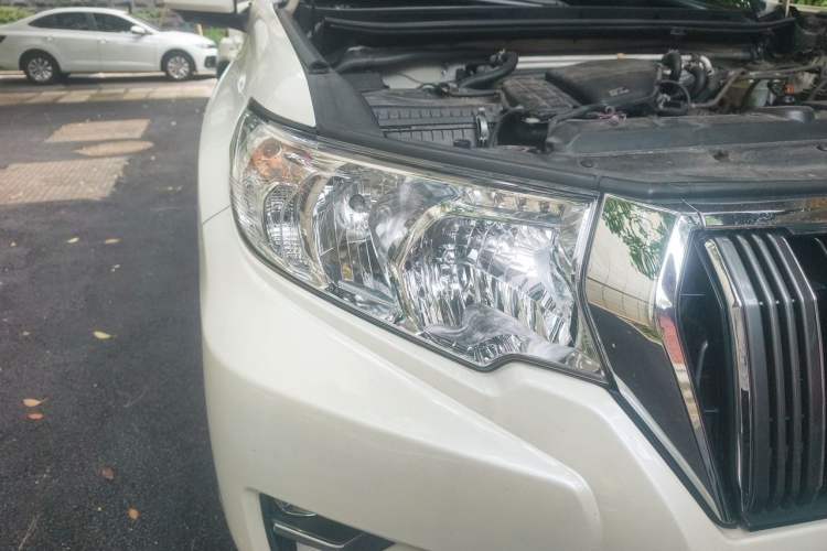 Used Toyota Prado  Right Front Headlight