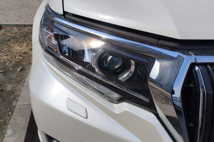 Used Toyota Prado 2019 3.5L Automatic TX-L Deluxe Edition with Rear-Mounted Spare Tire Right Front Headlight
