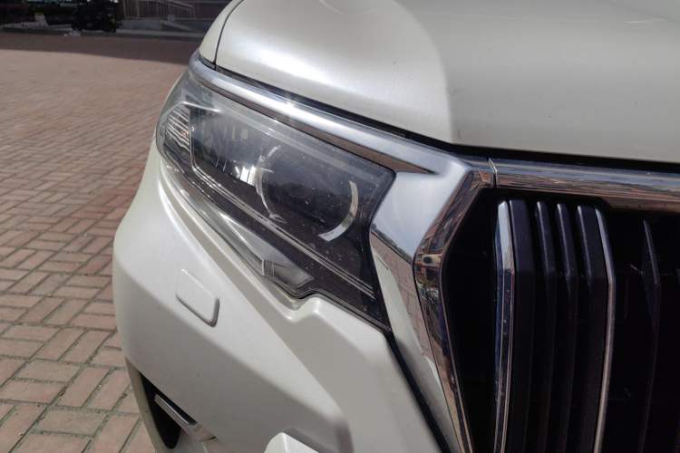 Used Toyota Prado  Right Front Headlight