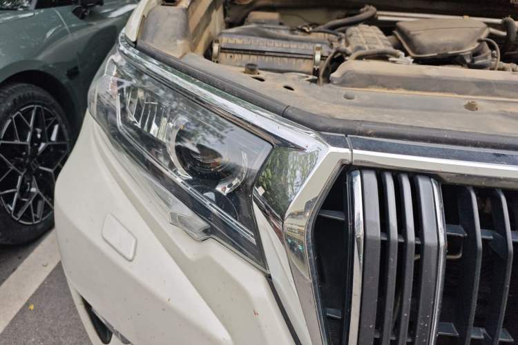 Used Toyota Prado 2019 2.7L TX-L Nine Air Systems External Mounting Sunroof – Middle East Right Front Headlight