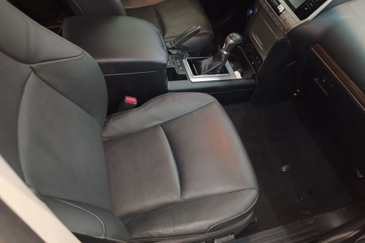 Used Toyota Prado 2019 3.5L Automatic TX-L Deluxe Edition with Rear-Mounted Spare Tire Right Front Seat