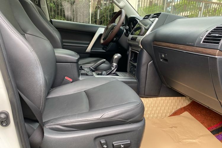 Used Toyota Prado 2019 3.5L Automatic TX-L Deluxe Edition Right Front Seat