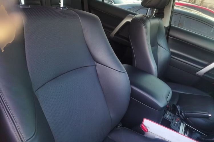 Used Toyota Prado 2019 3.5L Automatic TX-L Deluxe Edition Right Front Seat