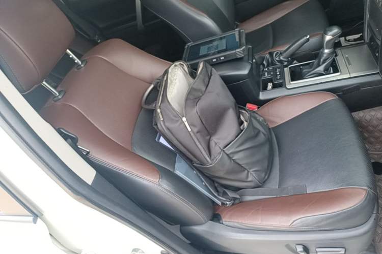 Used Toyota Prado 2019 3.5L Automatic TX-L Deluxe Edition with Rear-Mounted Spare Tire Right Front Seat