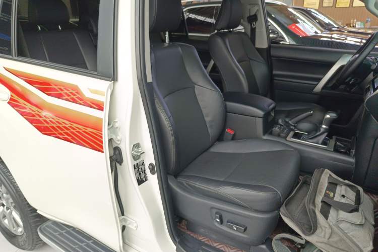 Used Toyota Prado 2019 3.5L Automatic TX-L Deluxe Edition Right Front Seat