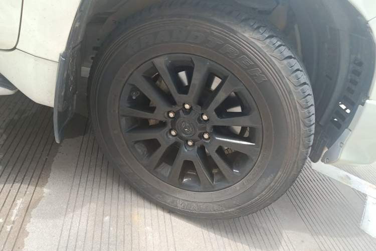 Used Toyota Prado 2019 3.5L Automatic TX-L Deluxe Edition with Rear-Mounted Spare Tire Right Front Wheel Hub