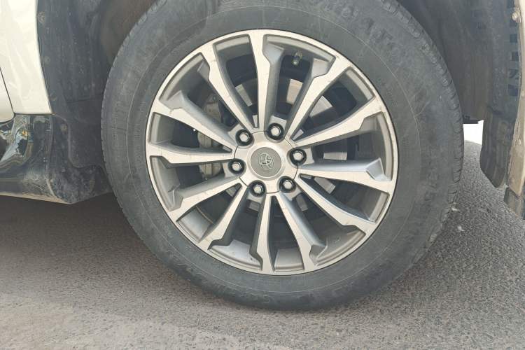 Used Toyota Prado 2019 4.0L TX-L Middle East Right Front Wheel Hub