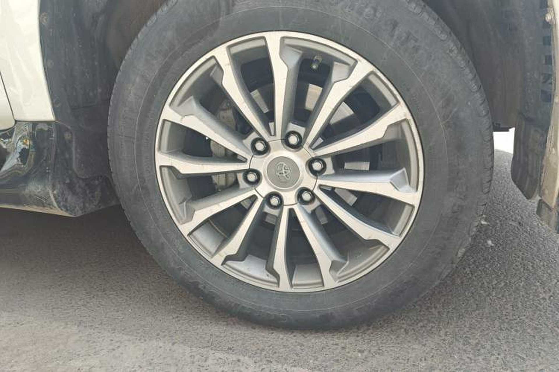 Used Toyota Prado 2019 4.0L TX-L Middle East Right Front Wheel Hub