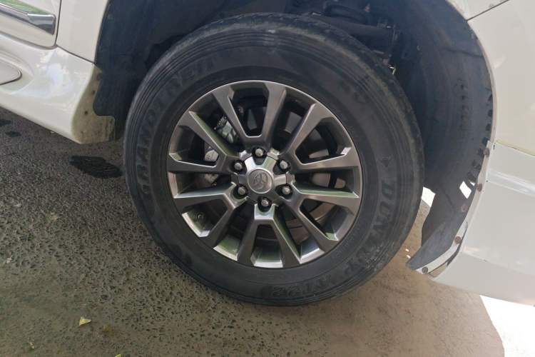 Used Toyota Prado  Right Front Wheel Hub