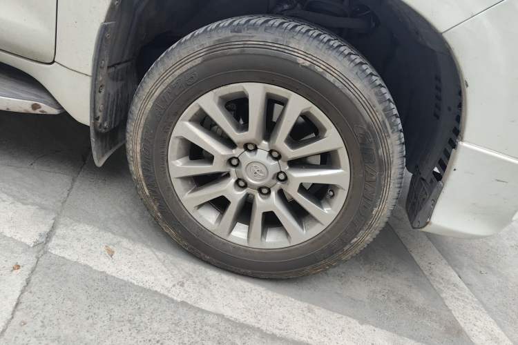 Used Toyota Prado 2019 3.5L Automatic TX-L Deluxe Edition Right Front Wheel Hub