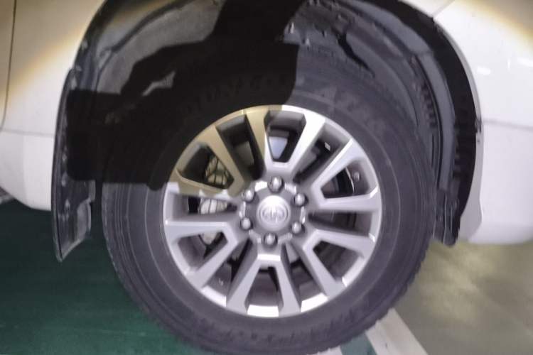 Used Toyota Prado 2019 3.5L Automatic TX-L Deluxe Edition Right Front Wheel Hub