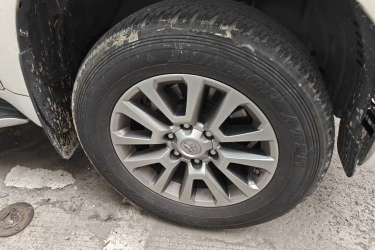 Used Toyota Prado 2019 3.5L Automatic TX-L Deluxe Edition with Rear-Mounted Spare Tire Right Front Wheel Hub
