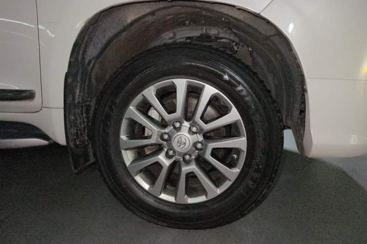 Used Toyota Prado 2019 3.5L Automatic TX-L Deluxe Edition Right Front Wheel Hub