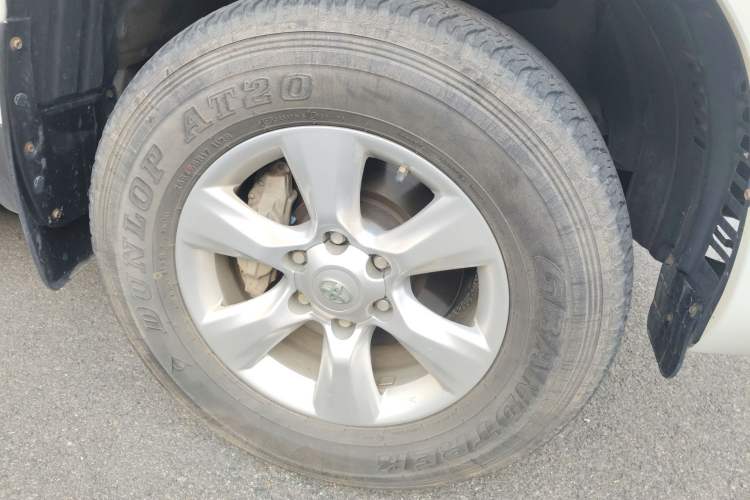 Used Toyota Prado  Right Front Wheel Hub