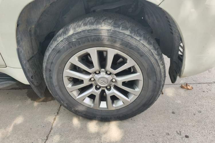 Used Toyota Prado 2019 4.0L TX-L Middle East Right Front Wheel Hub
