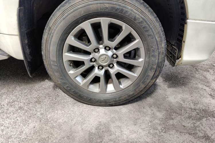 Used Toyota Prado 2019 3.5L Automatic TX-L Deluxe Edition with Rear-Mounted Spare Tire Right Front Wheel Hub