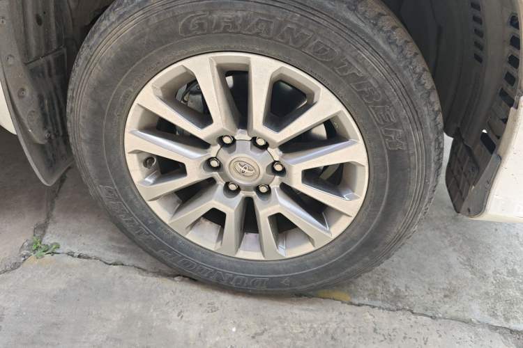 Used Toyota Prado 2019 3.5L Automatic TX-L Deluxe Edition Right Front Wheel Hub