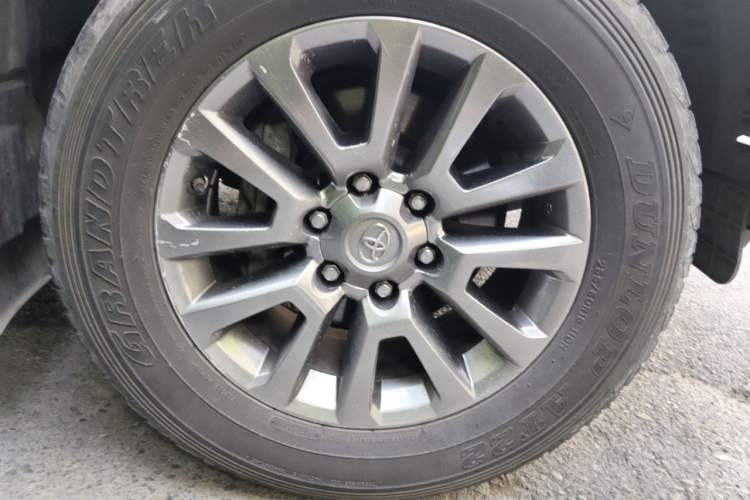 Used Toyota Prado  Right Front Wheel Hub