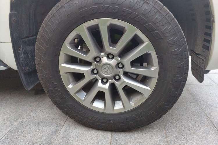 Used Toyota Prado 2019 3.5L Automatic TX-L Deluxe Edition Right Front Wheel Hub