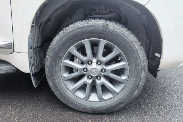 Used Toyota Prado  Right Front Wheel Hub