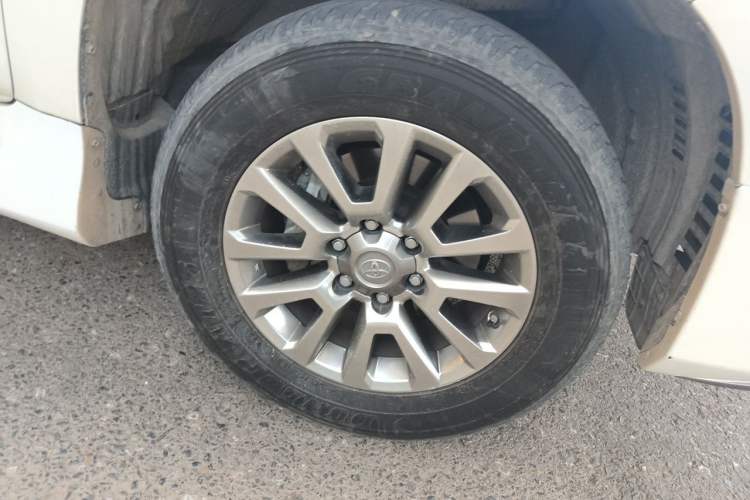 Used Toyota Prado 2019 3.5L Automatic TX-L Deluxe Edition Right Front Wheel Hub