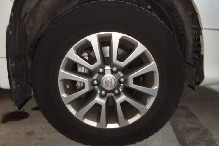 Used Toyota Prado 2019 3.5L Automatic TX-L Deluxe Edition with Rear-Mounted Spare Tire Right Front Wheel Hub