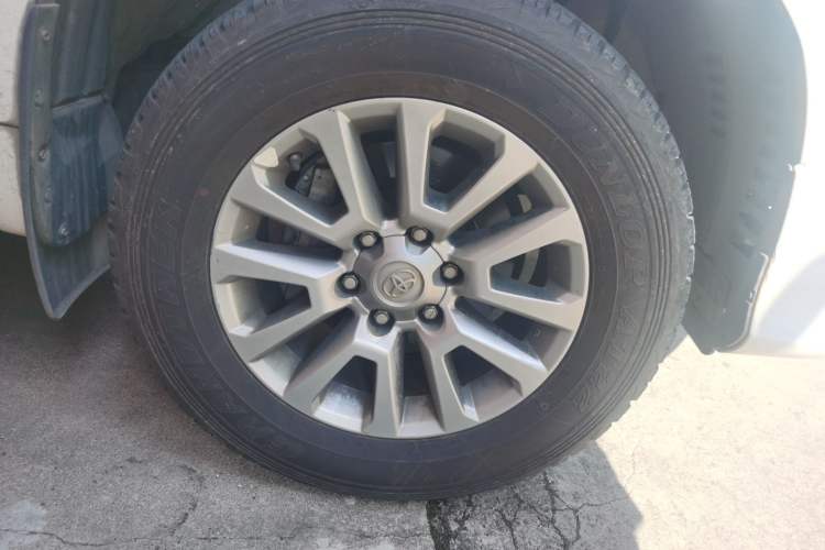 Used Toyota Prado 2019 3.5L Automatic TX-L Deluxe Edition with Rear-Mounted Spare Tire Right Front Wheel Hub