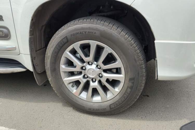 Used Toyota Prado 2019 3.5L Automatic TX-L Deluxe Edition with Rear-Mounted Spare Tire Right Front Wheel Hub
