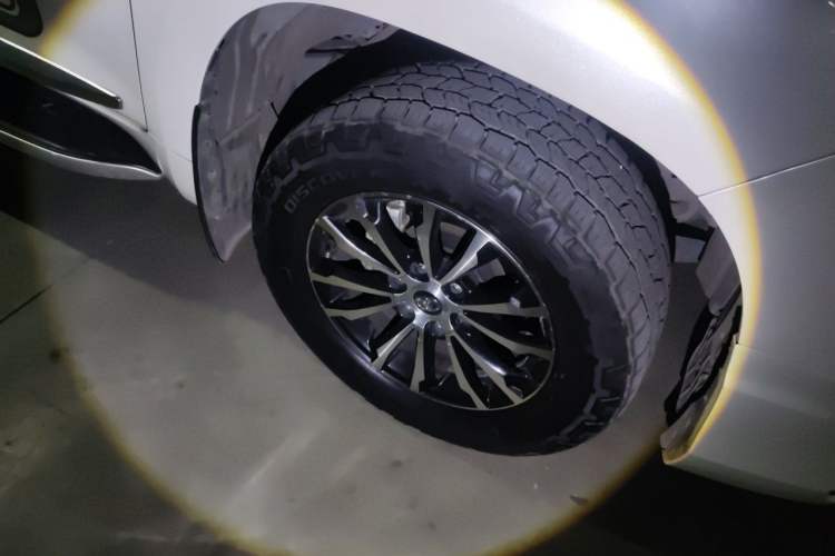 Used Toyota Prado  Right Front Wheel Hub