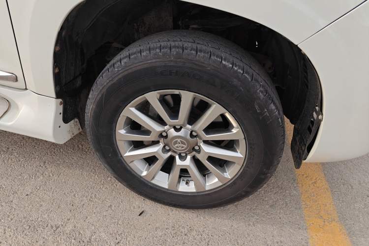 Used Toyota Prado  Right Front Wheel Hub