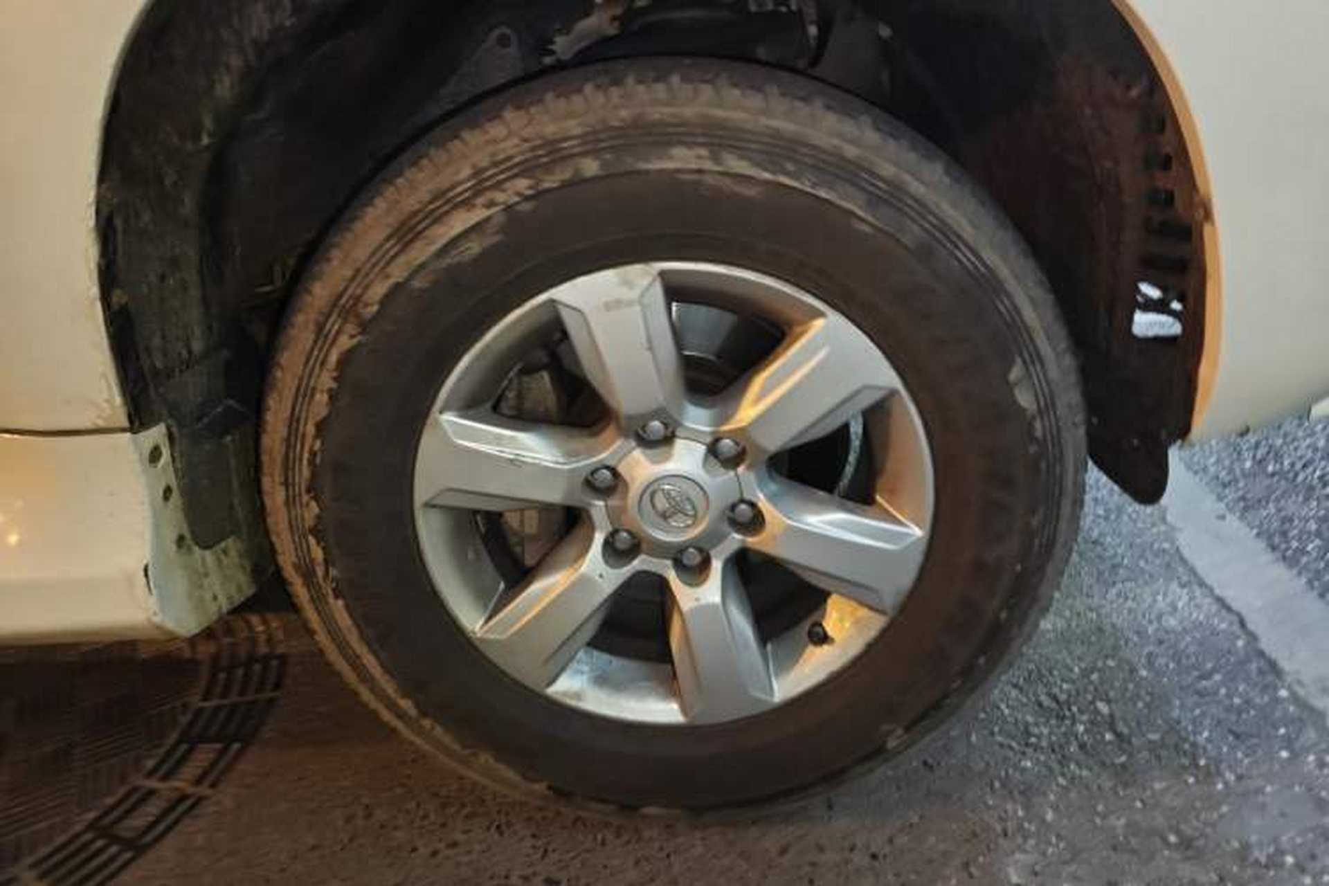 Used Toyota Prado 2019 2.7L TX-L U.S. Specification Right Front Wheel Hub