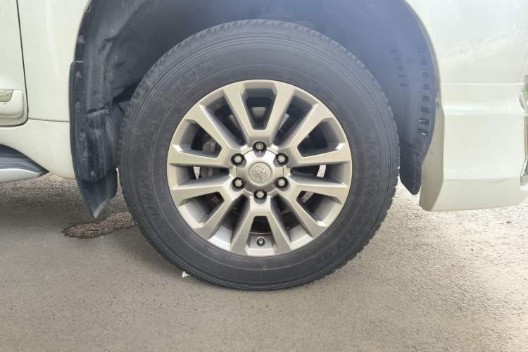 Used Toyota Prado 2019 3.5L Automatic TX-L Deluxe Edition with Rear-Mounted Spare Tire Right Front Wheel Hub