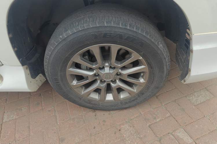 Used Toyota Prado  Right Front Wheel Hub