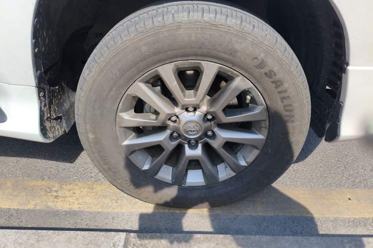 Used Toyota Prado 2019 3.5L Automatic TX-L Deluxe Edition with Rear-Mounted Spare Tire Right Front Wheel Hub