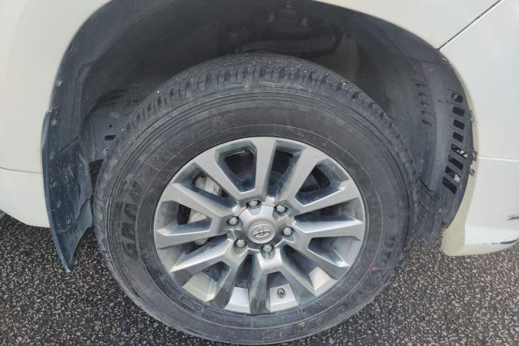 Used Toyota Prado 2019 3.5L Automatic TX-L Deluxe Edition with Rear-Mounted Spare Tire Right Front Wheel Hub